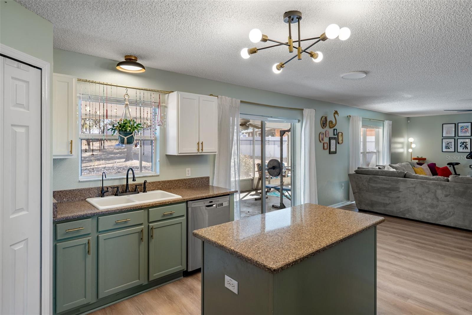 11258 LOMITA WREN RD, WEEKI WACHEE, FL — photo 17
