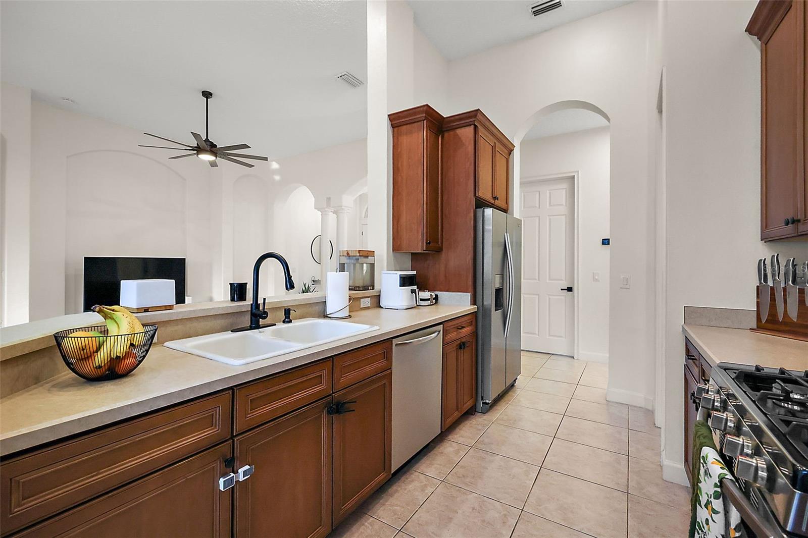 9930 SANTA BARBARA CT, HOWEY IN THE HILLS, FL — photo 30
