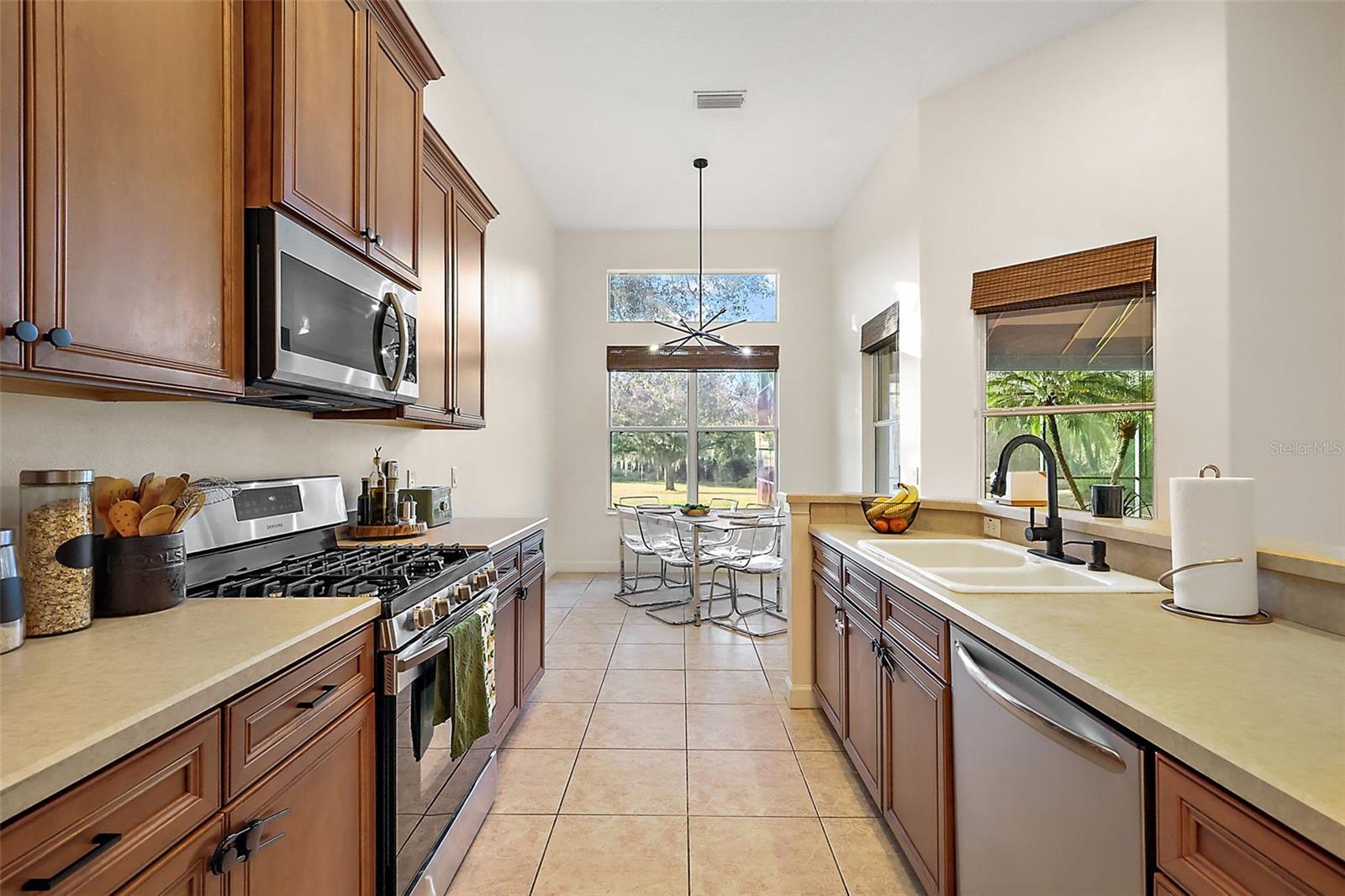 9930 SANTA BARBARA CT, HOWEY IN THE HILLS, FL — photo 31