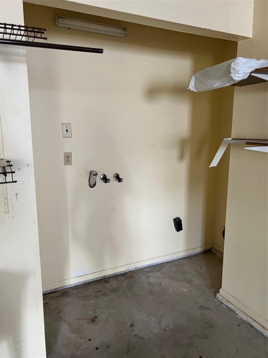 330 BONNIE LN, ORANGE CITY, FL — photo 9