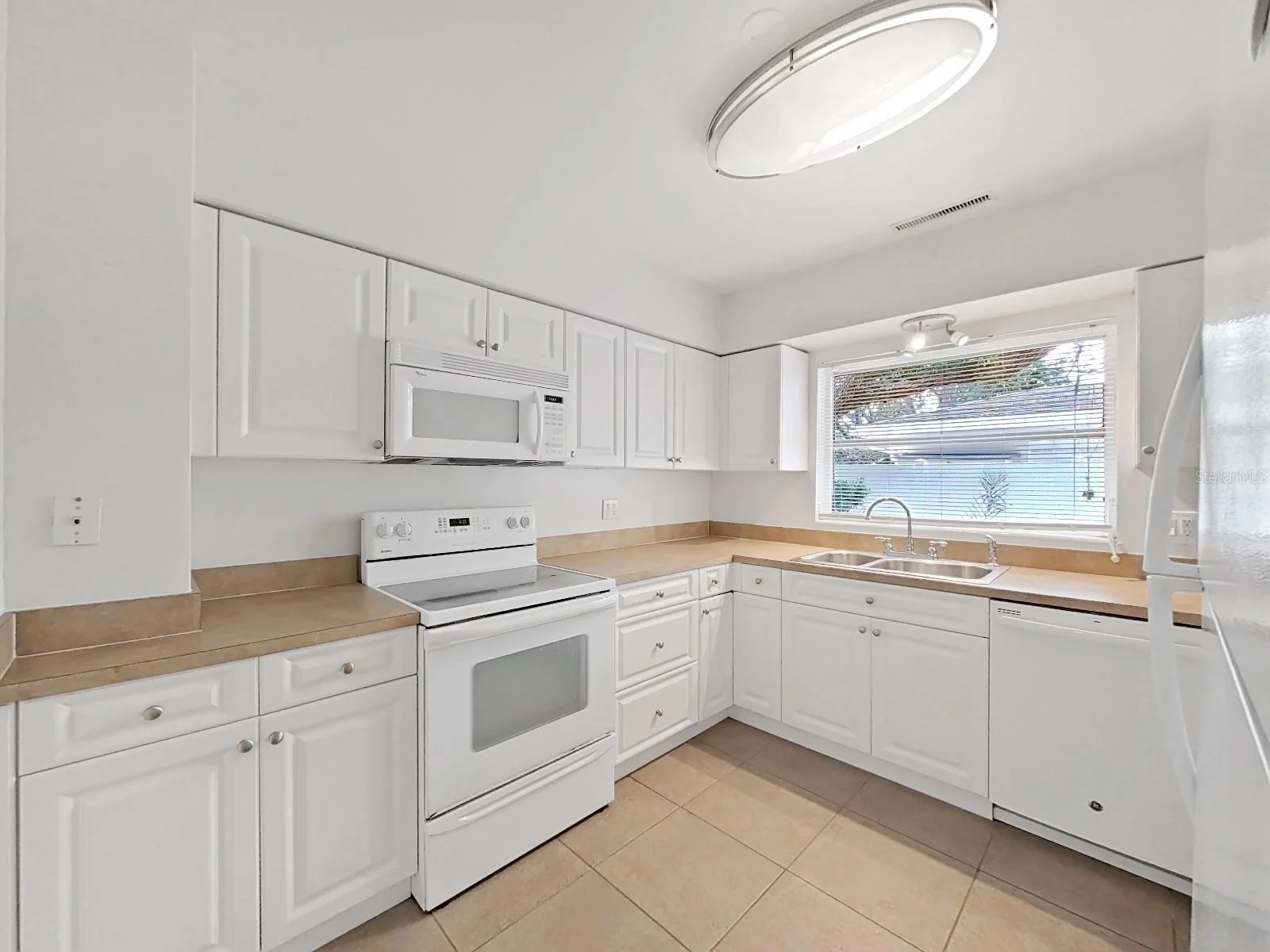 1701 LAURIE LN, BELLEAIR, FL — photo 12