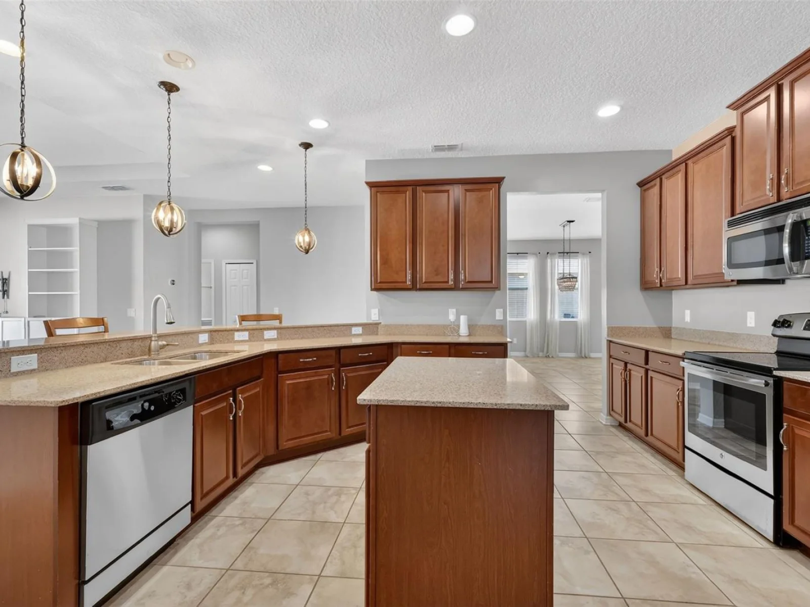2451 PLUMADORE DR, GRAND ISLAND, FL — photo 22