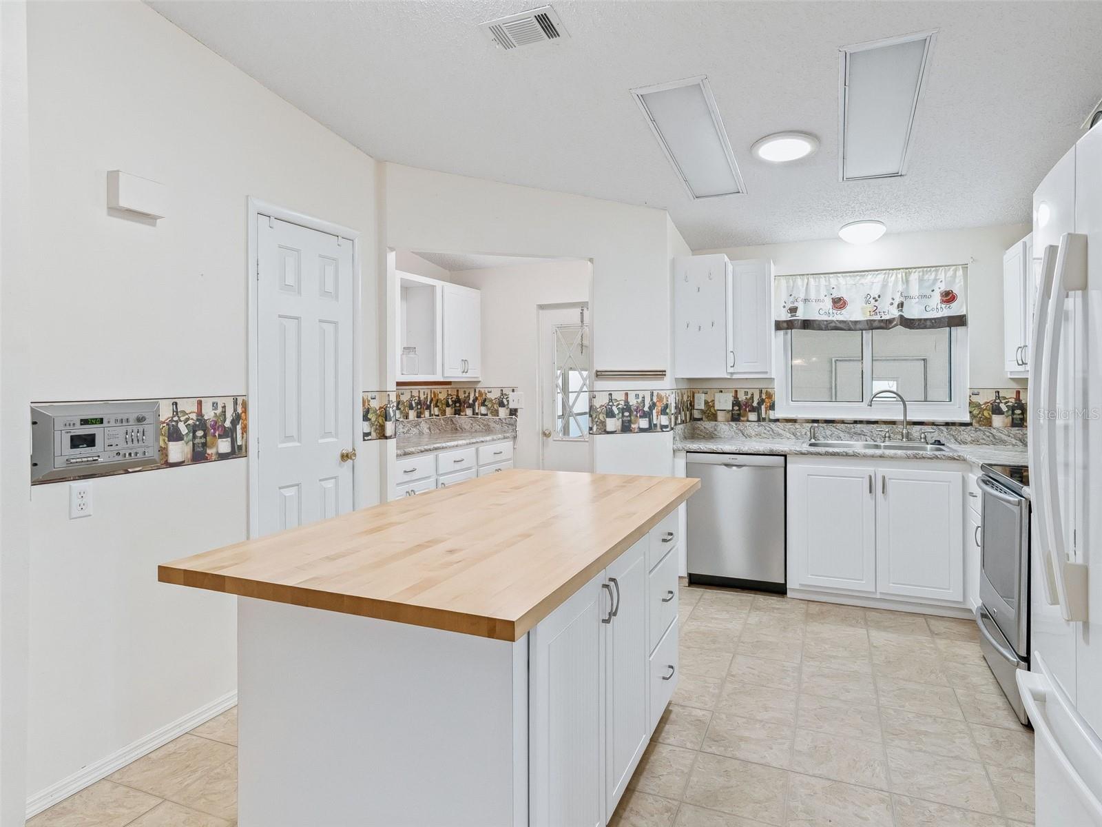 920 SAINT ANDREWS BLVD, THE VILLAGES, FL — photo 14