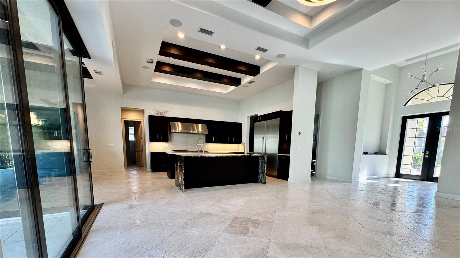 8533 S LAKE CIR, FORT MYERS, FL — photo 4