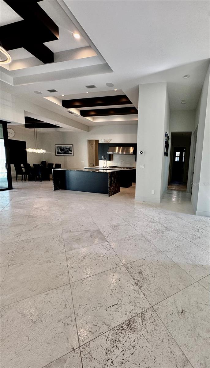 8533 S LAKE CIR, FORT MYERS, FL — photo 5