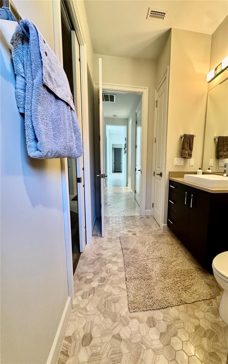 8533 S LAKE CIR, FORT MYERS, FL — photo 41