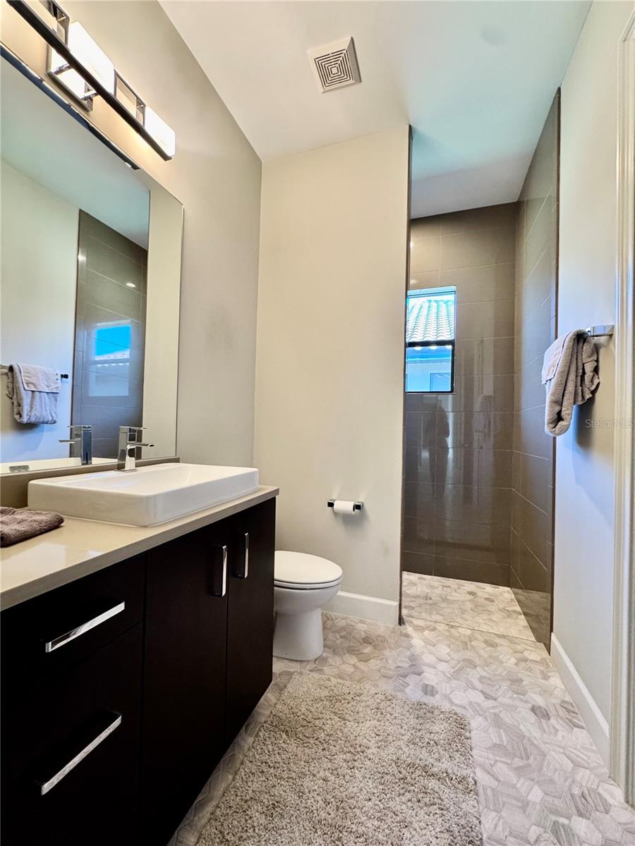 8533 S LAKE CIR, FORT MYERS, FL — photo 42