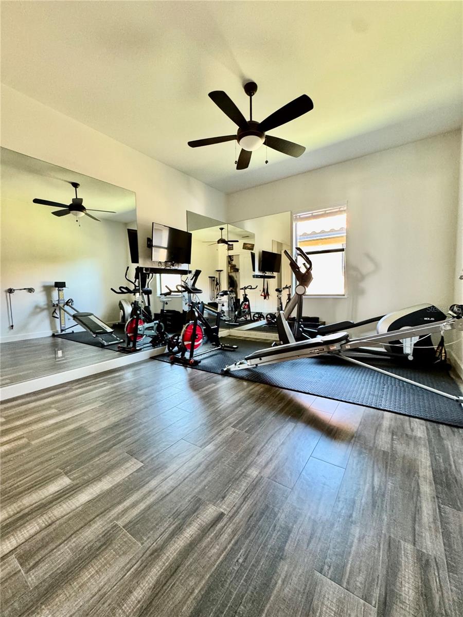 8533 S LAKE CIR, FORT MYERS, FL — photo 44