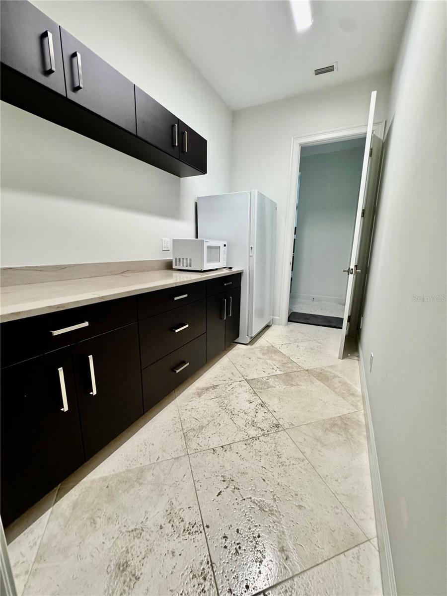 8533 S LAKE CIR, FORT MYERS, FL — photo 57