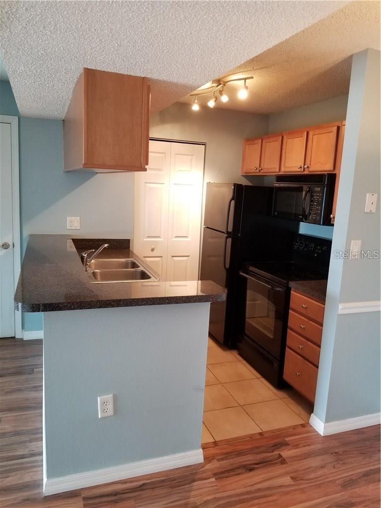 803 LAKE HAVEN SQ #202, BRANDON, FL — photo 12