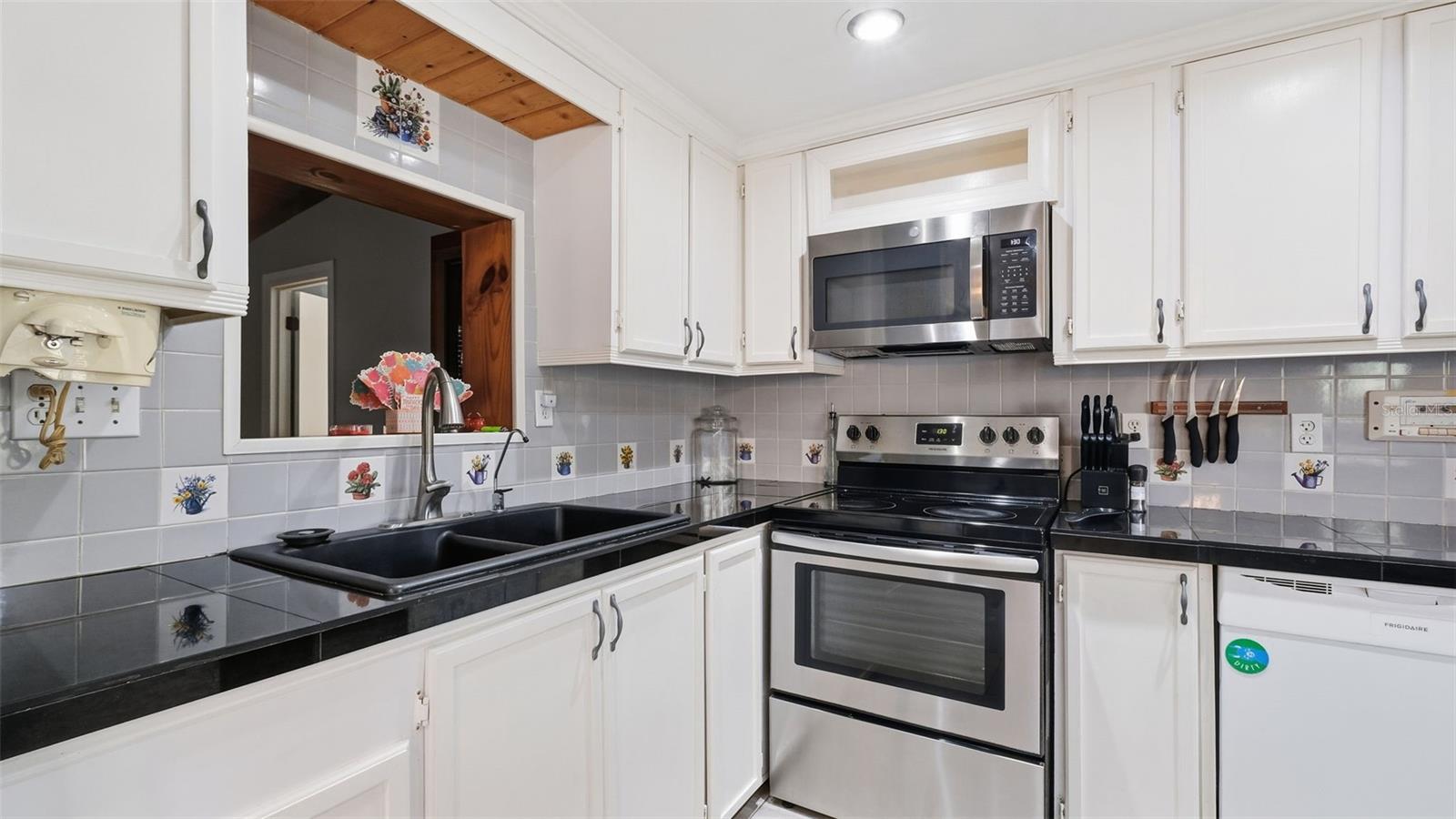 10565 BESSEMER ST, NEW PORT RICHEY, FL — photo 3