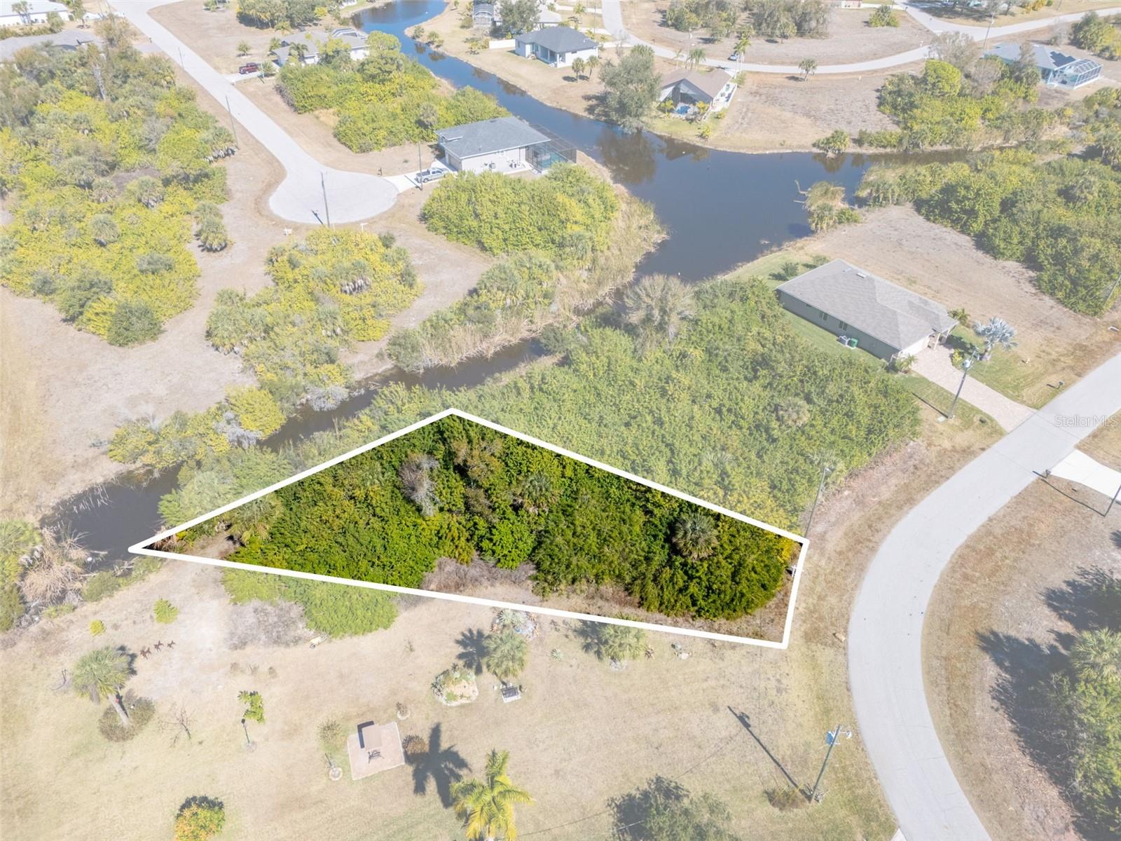 132 CREVALLE RD, ROTONDA WEST, FL — photo 3