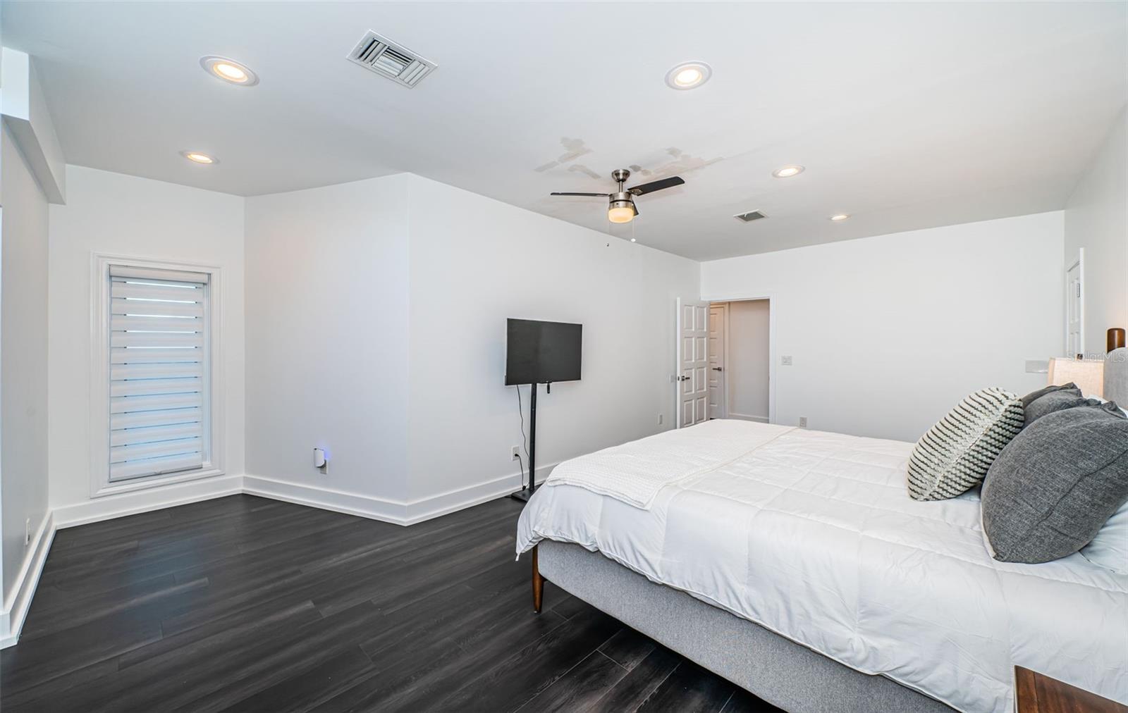 5212 62ND AVE S, ST PETERSBURG, FL — photo 65