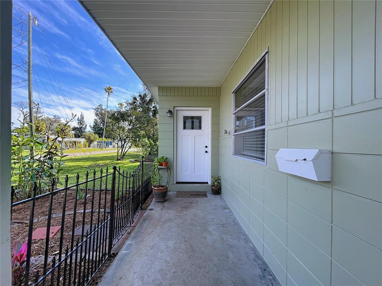 4042 ARKANSAS AVE NE, ST PETERSBURG, FL — photo 2