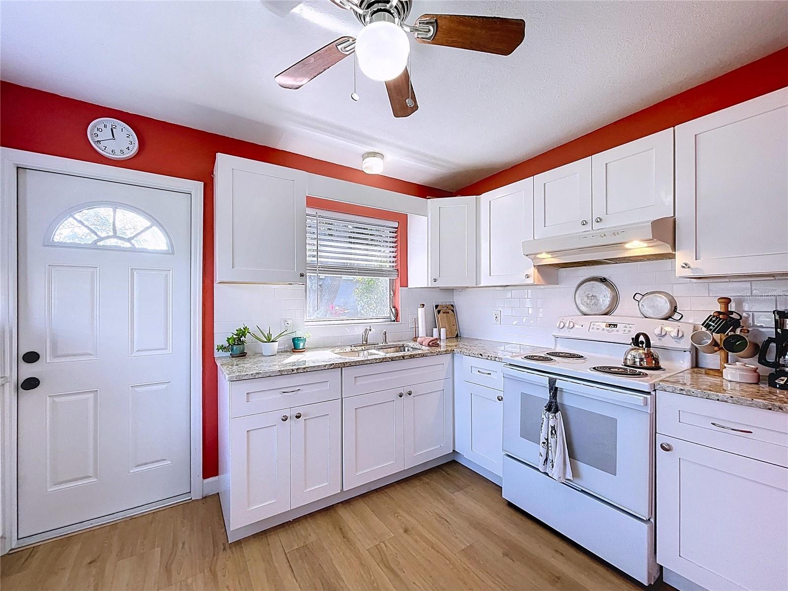 4042 ARKANSAS AVE NE, ST PETERSBURG, FL — photo 5