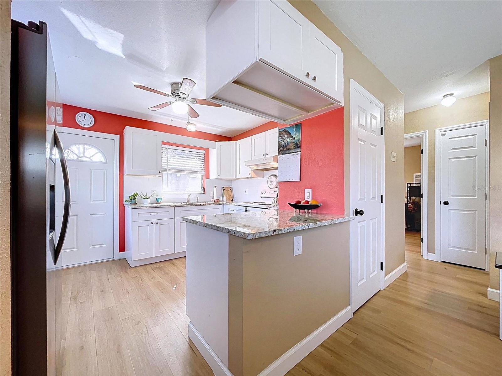 4042 ARKANSAS AVE NE, ST PETERSBURG, FL — photo 8