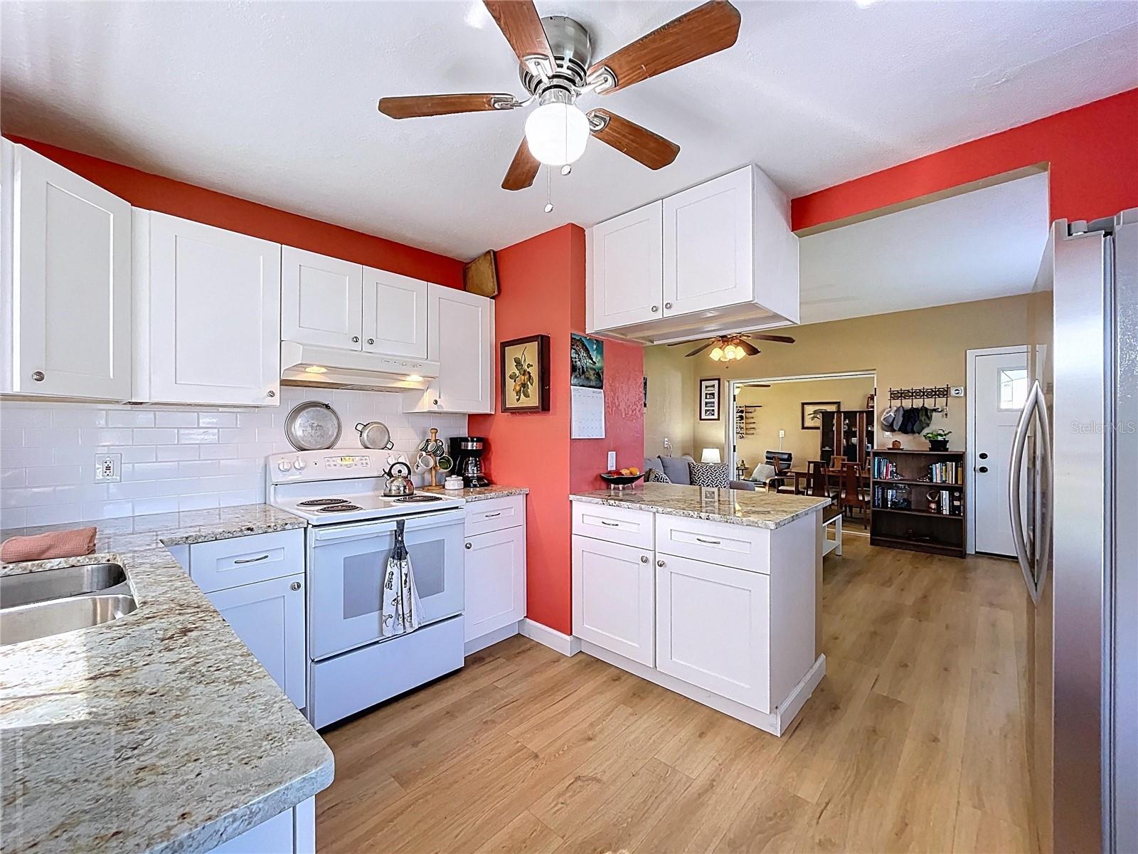 4042 ARKANSAS AVE NE, ST PETERSBURG, FL — photo 11