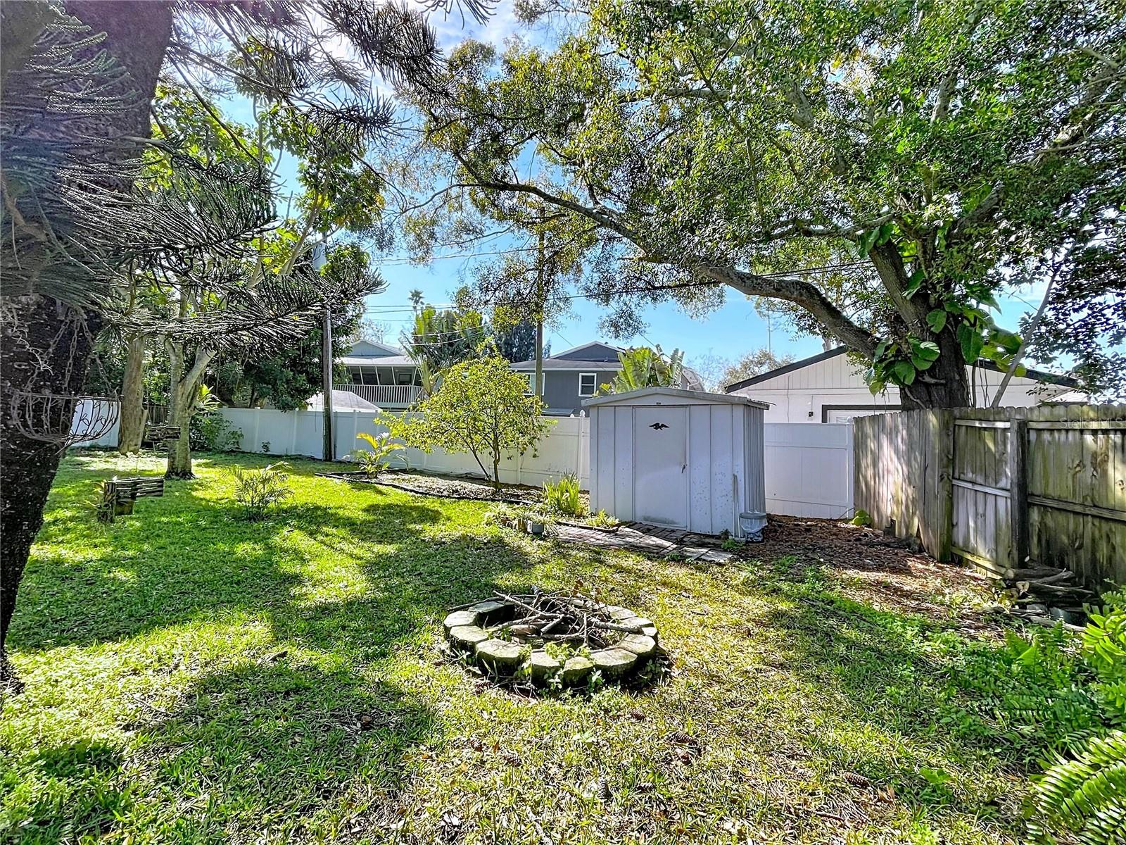 4042 ARKANSAS AVE NE, ST PETERSBURG, FL — photo 37