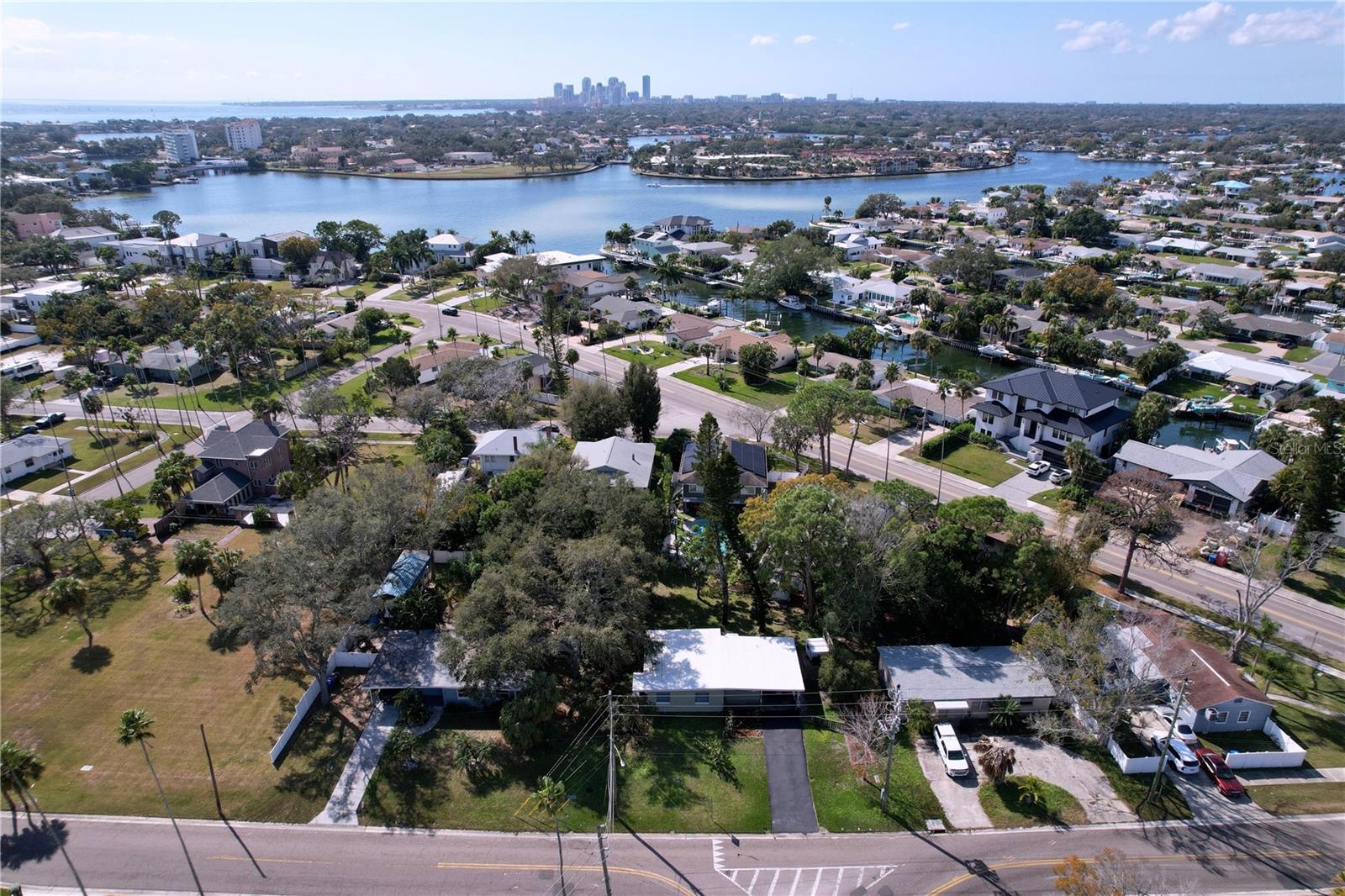 4042 ARKANSAS AVE NE, ST PETERSBURG, FL — photo 39
