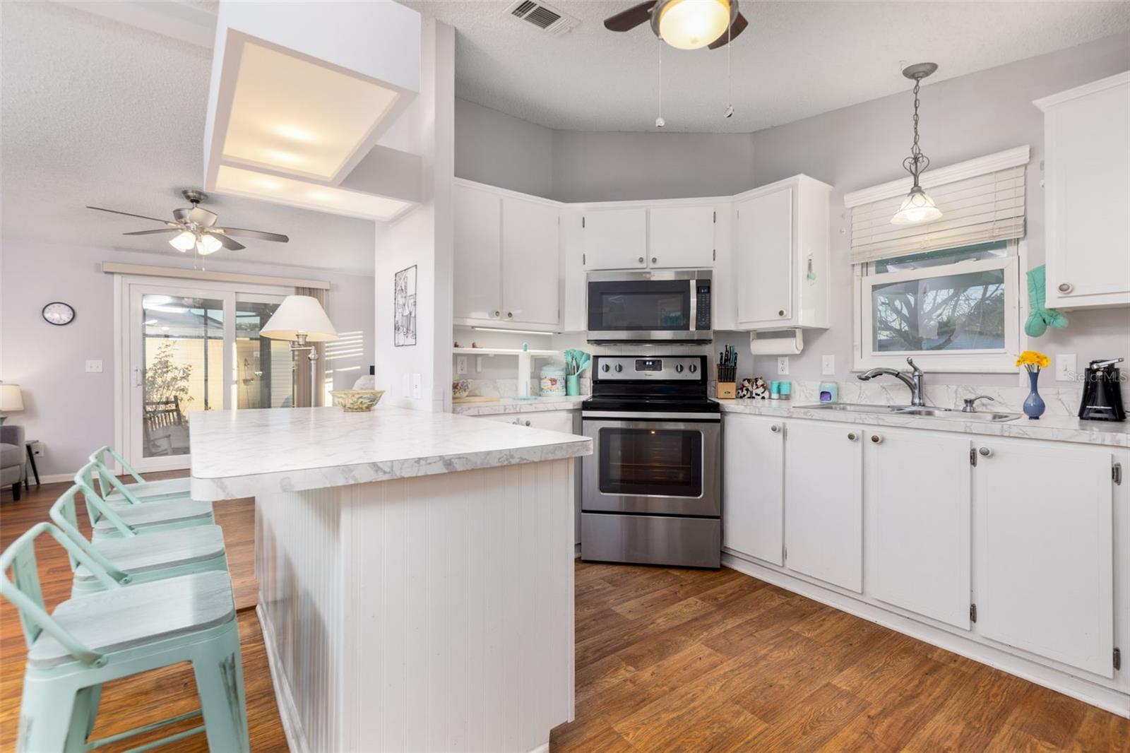 605 RAINBOW BLVD, LADY LAKE, FL — photo 4