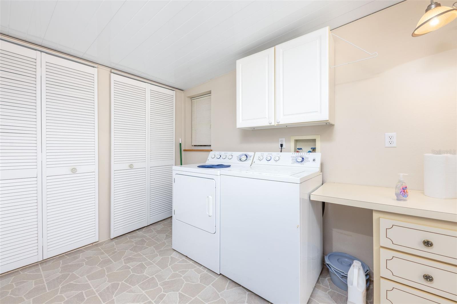 605 RAINBOW BLVD, LADY LAKE, FL — photo 26
