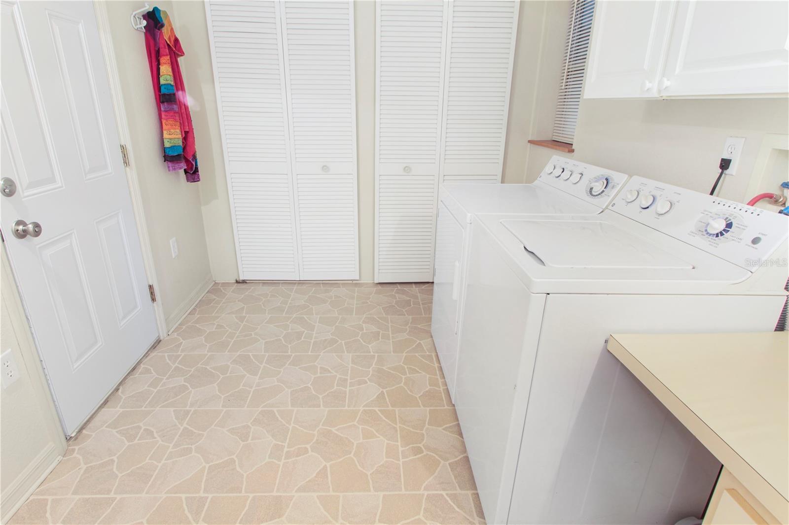 605 RAINBOW BLVD, LADY LAKE, FL — photo 51