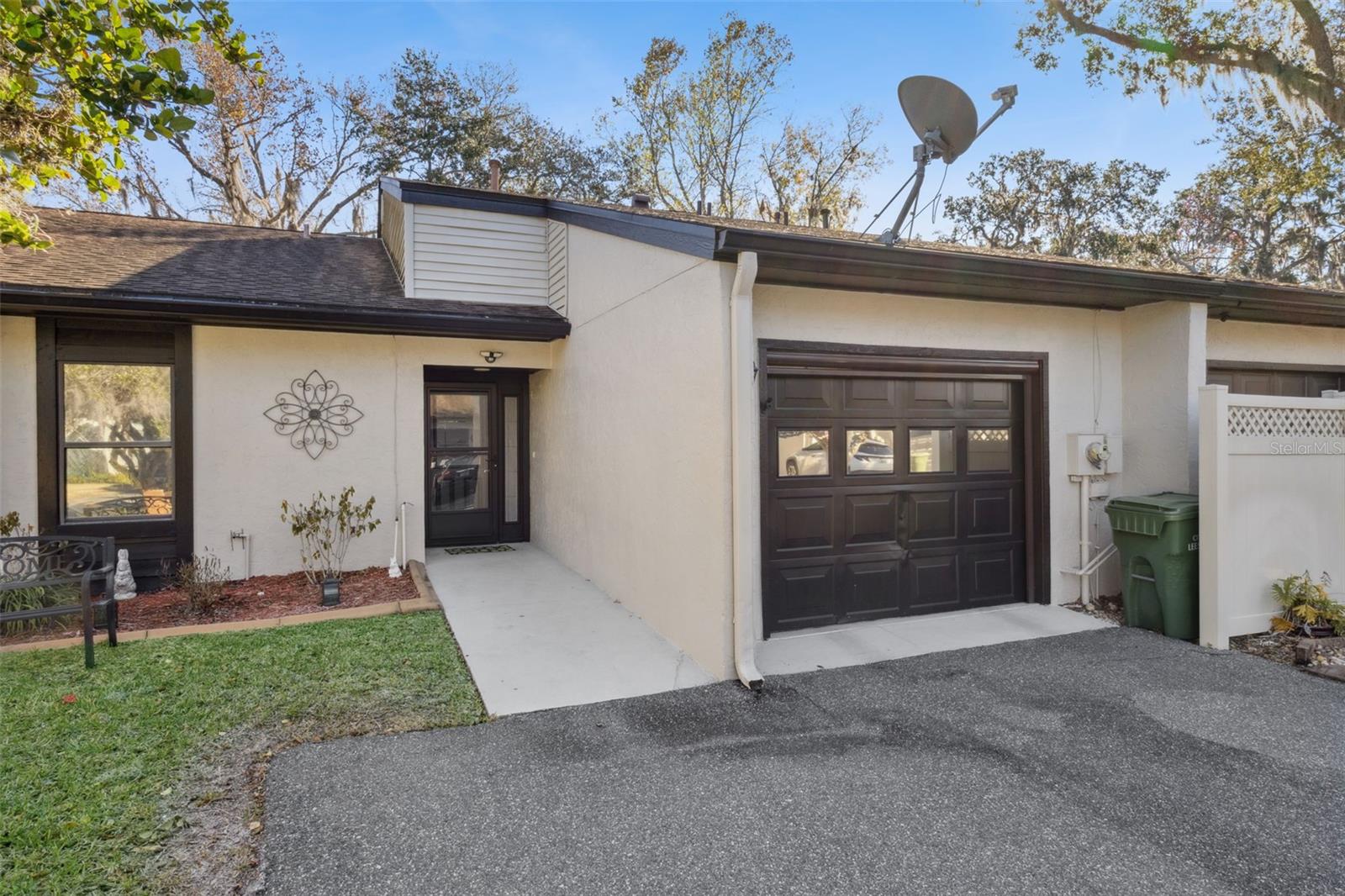 916 BELLE OAK DR, LEESBURG, FL