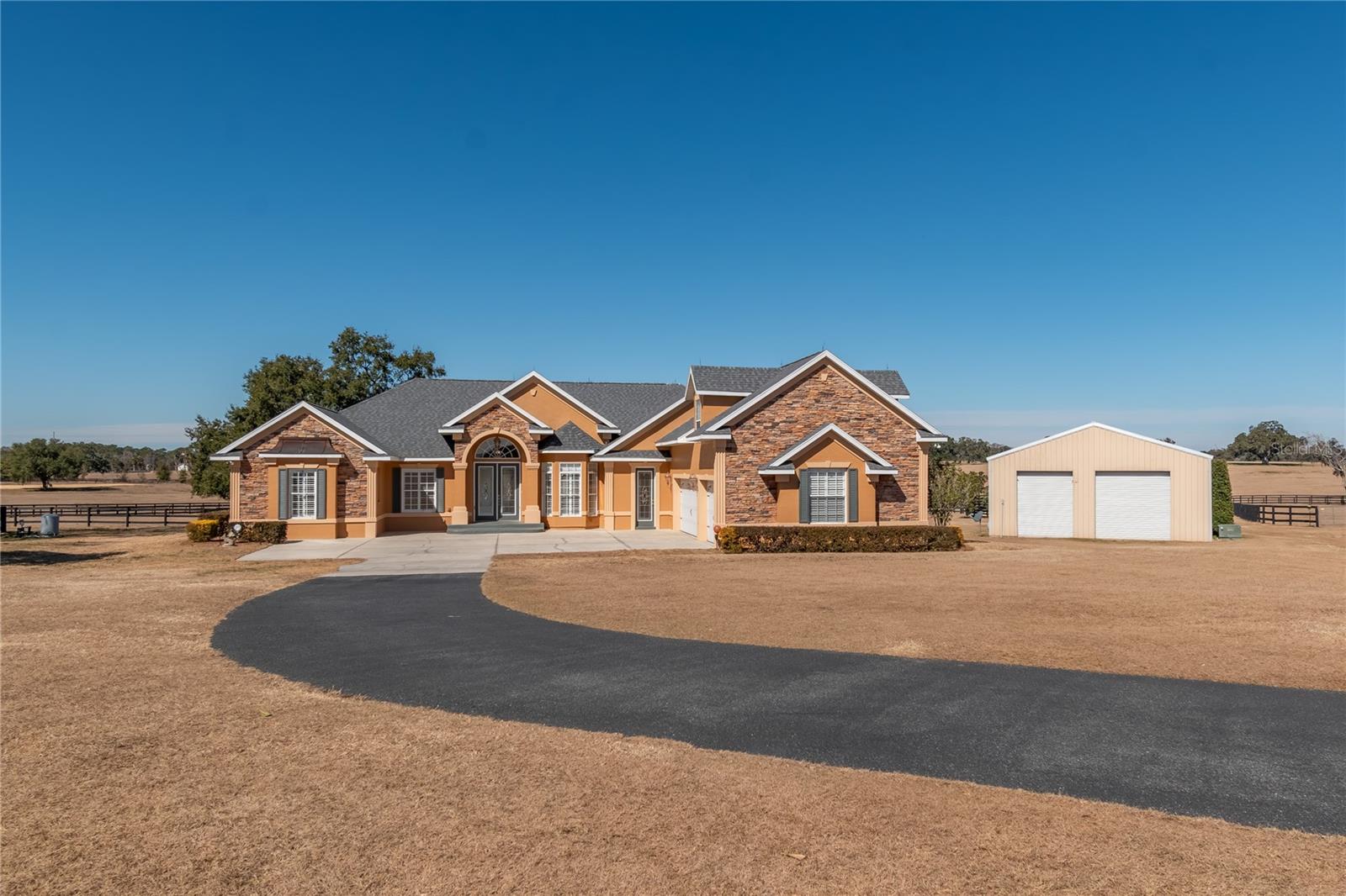 12610 NW GAINESVILLE RD, REDDICK, FL — photo 9