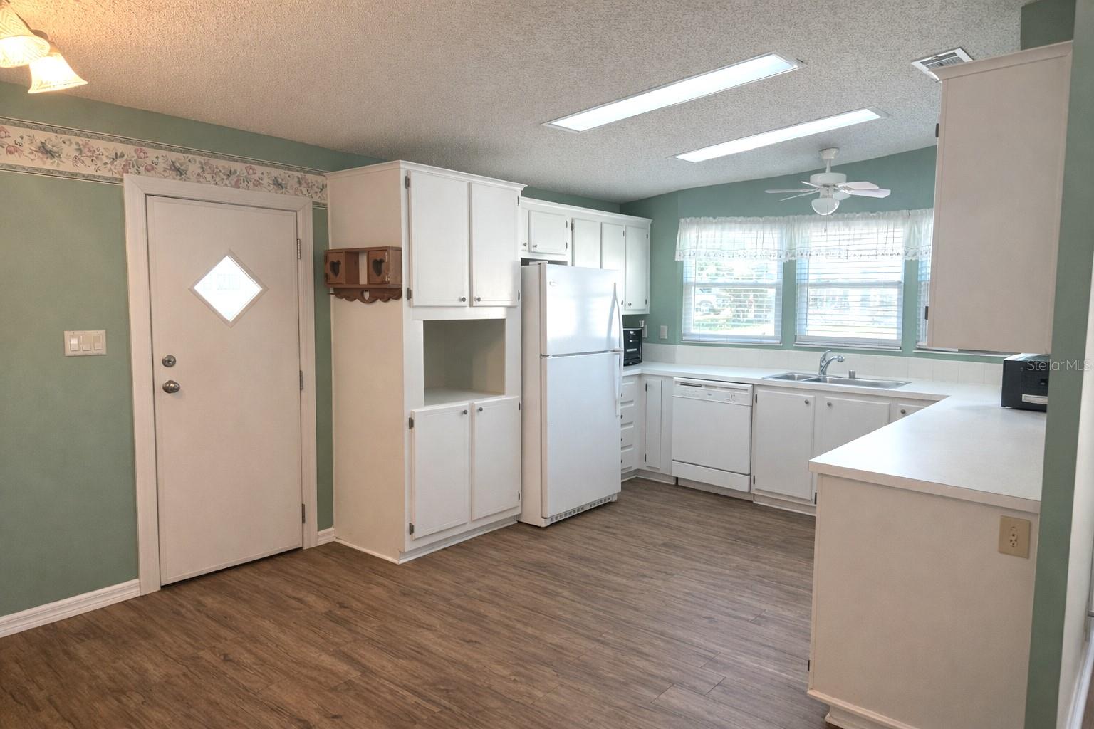 25308 CASA DEL LAGO LN, LEESBURG, FL — photo 20