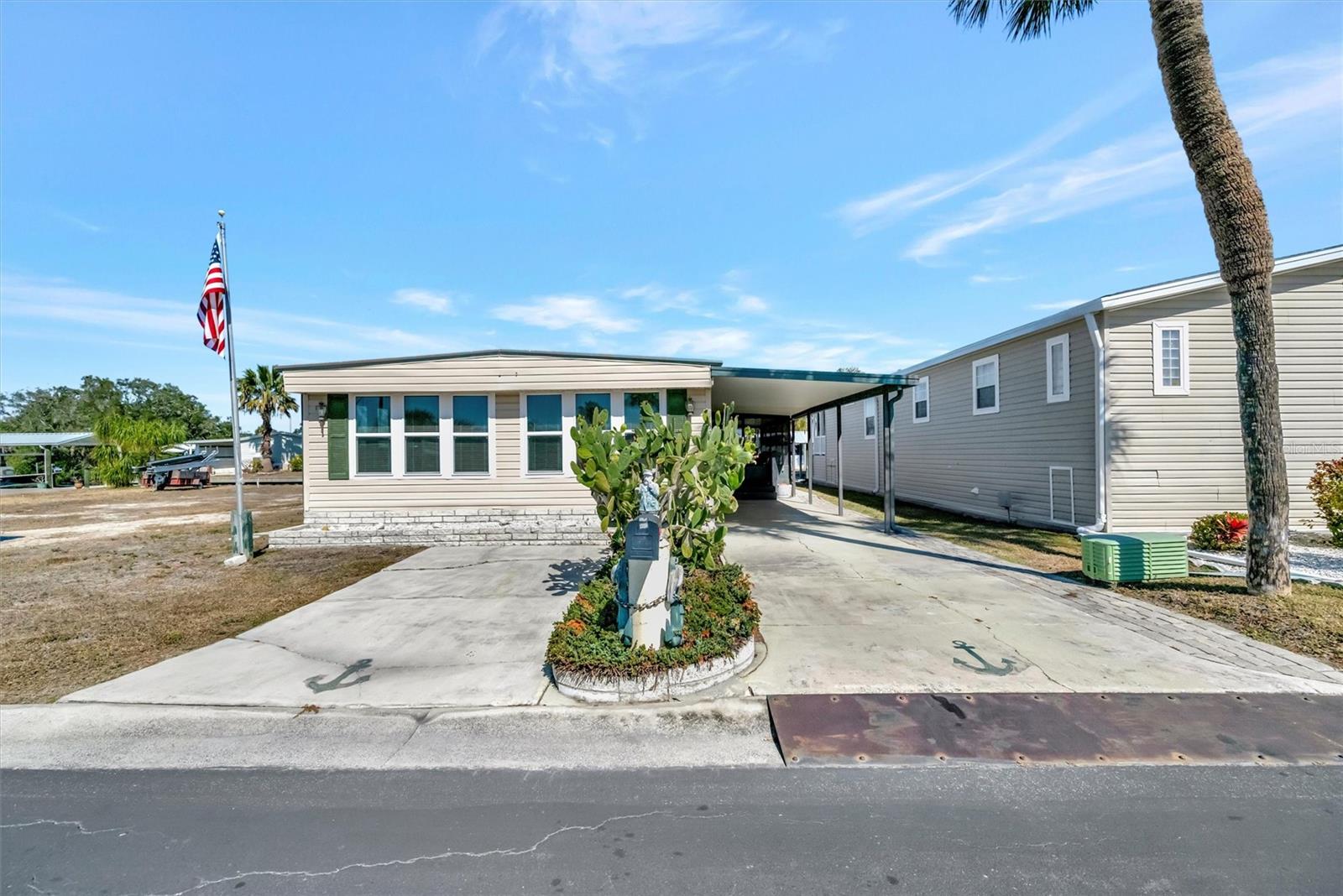 132 W SAINT LUCIA LOOP, APOLLO BEACH, FL — photo 2