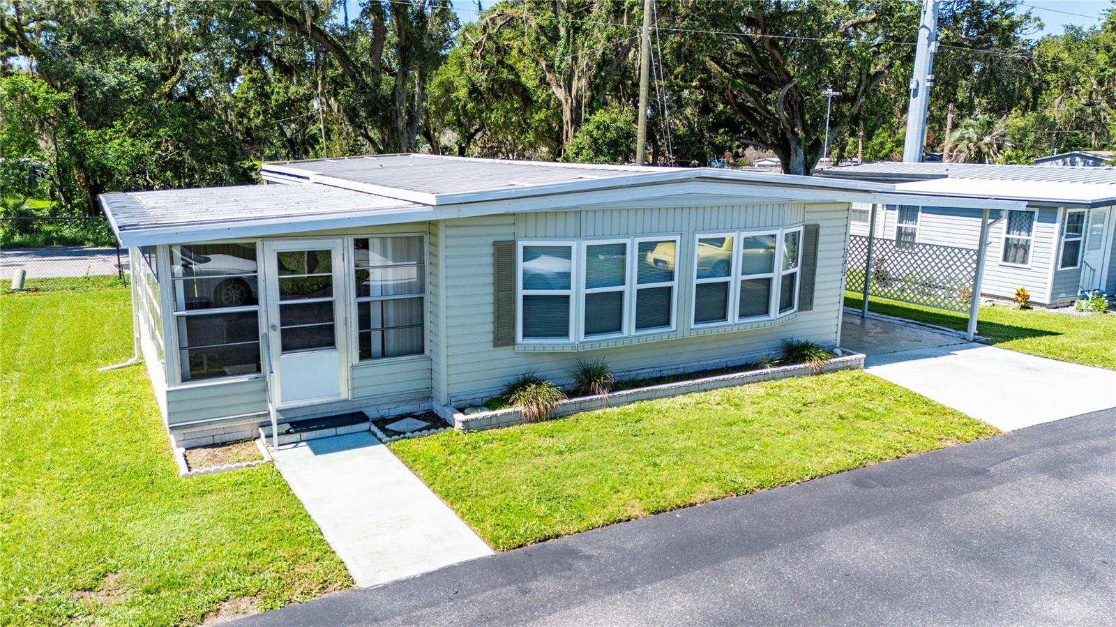 37812 VALENCIA AVE, ZEPHYRHILLS, FL — photo 2