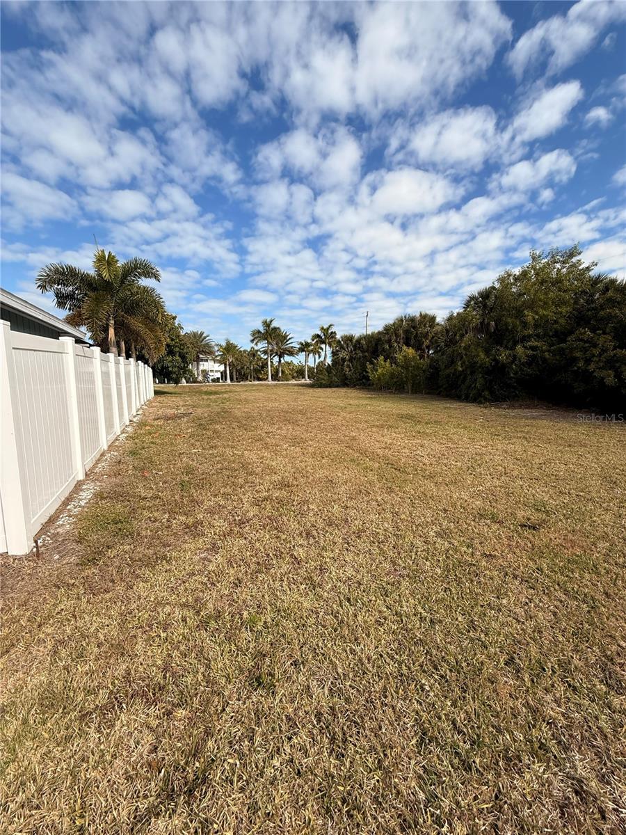 3099 CUSSELL DR, ST JAMES CITY, FL