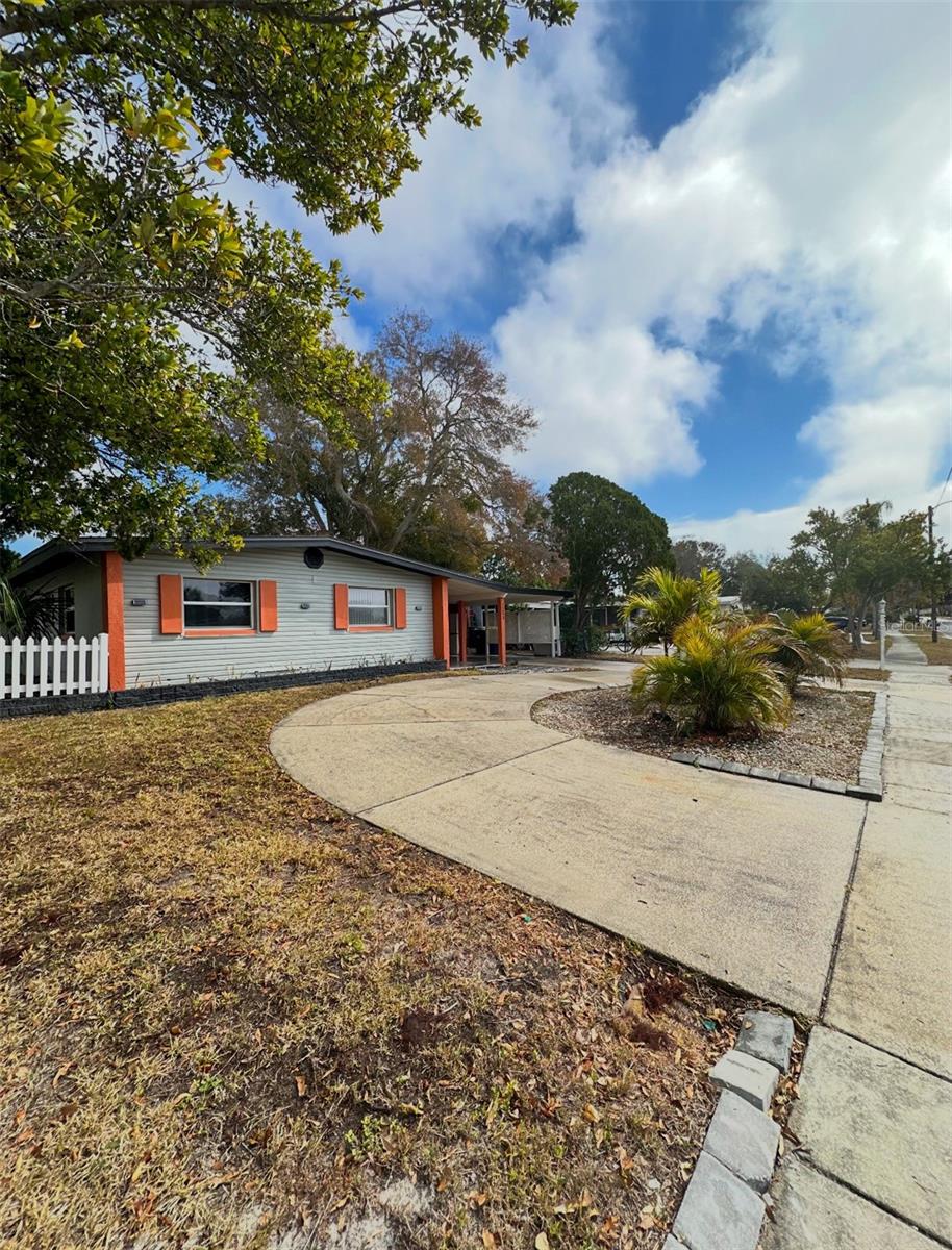 1203 N SATURN AVE, CLEARWATER, FL — photo 2