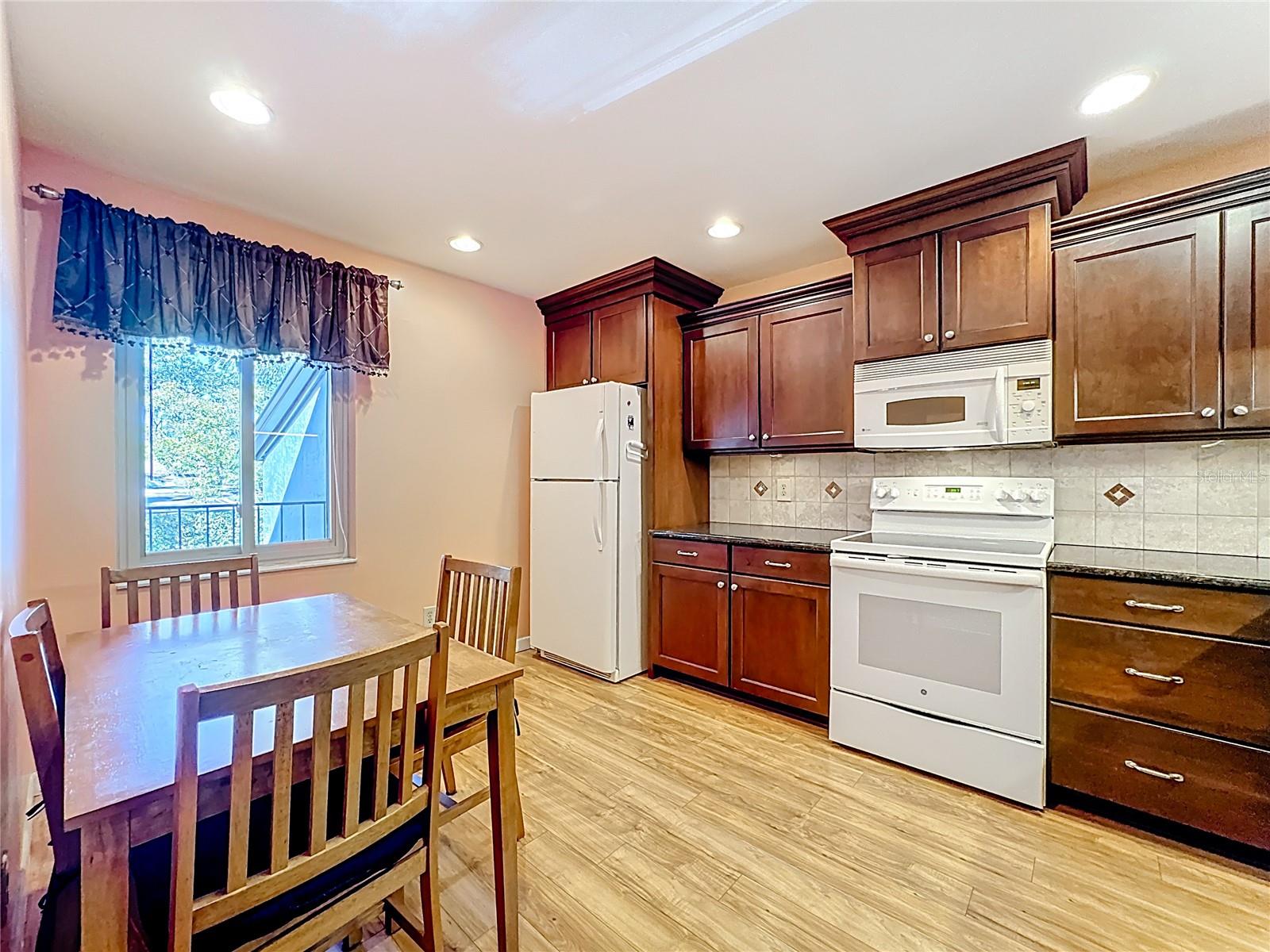 2 ESCONDIDO CIR #190, ALTAMONTE SPRINGS, FL — photo 7