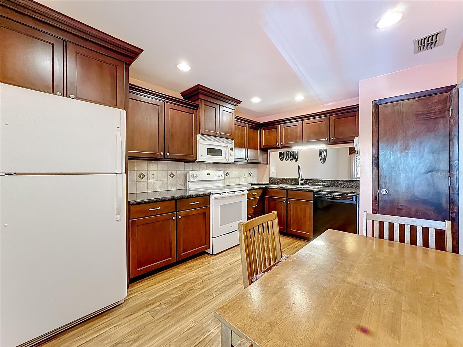 2 ESCONDIDO CIR #190, ALTAMONTE SPRINGS, FL — photo 14