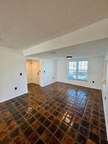 2462 KINGFISHER LN #J203, CLEARWATER, FL — photo 29