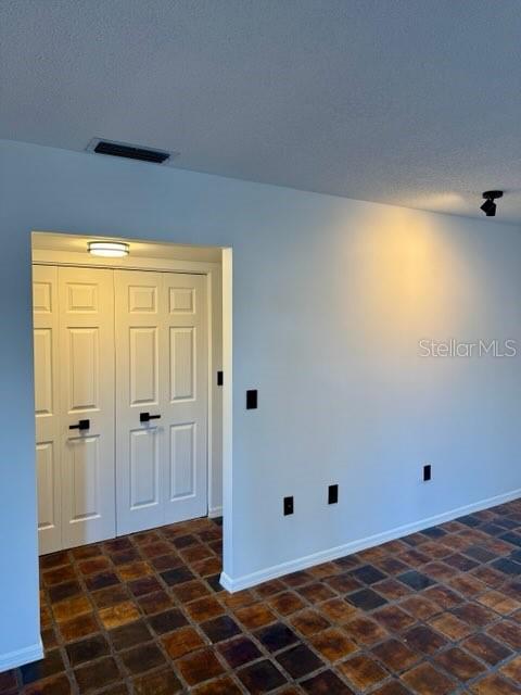2462 KINGFISHER LN #J203, CLEARWATER, FL — photo 38