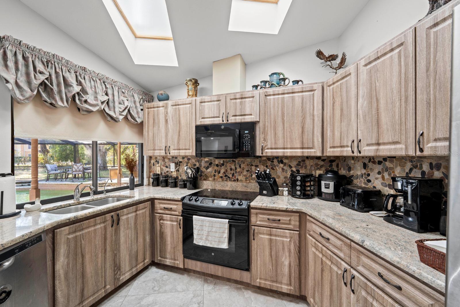 2501 E DIANA ST, TAMPA, FL — photo 11
