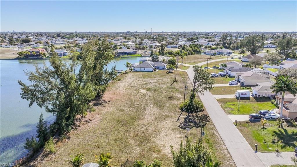 1235 NW 20TH PL, CAPE CORAL, FL — photo 4