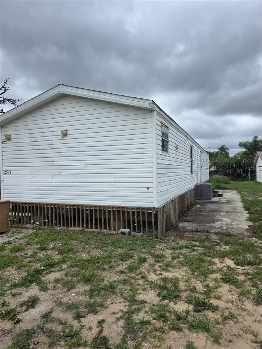 2544 EL DORADO AVE, AVON PARK, FL — photo 2