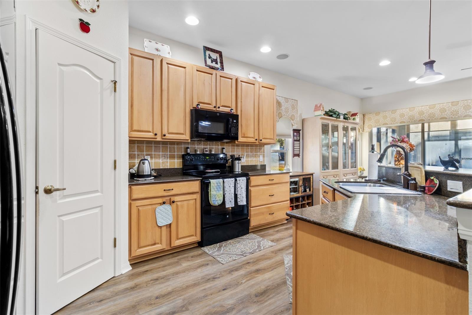 11911 VALLEY FALLS LOOP, SPRING HILL, FL — photo 13