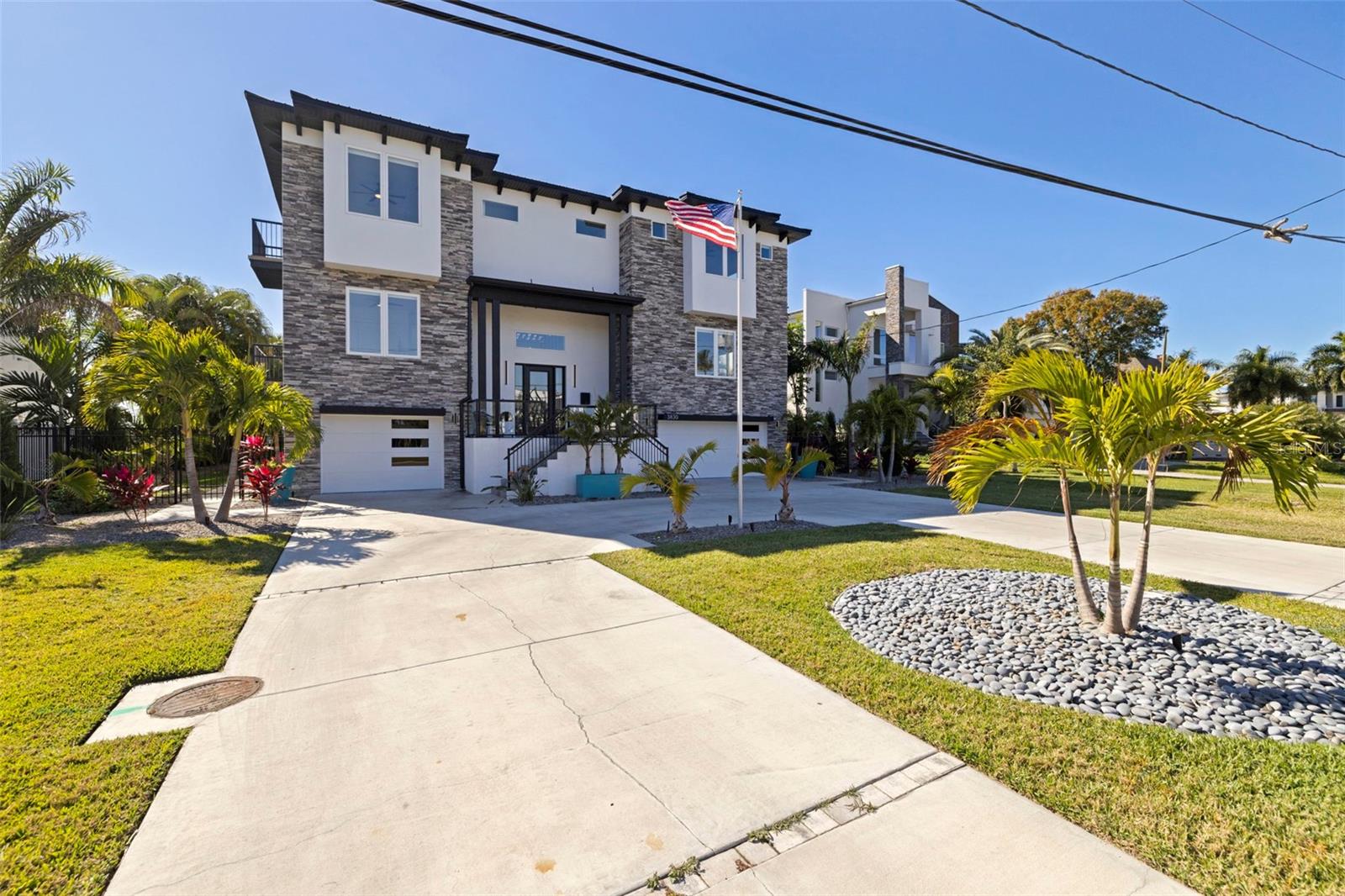 3830 SHORE ACRES BLVD NE, ST PETERSBURG, FL — photo 2
