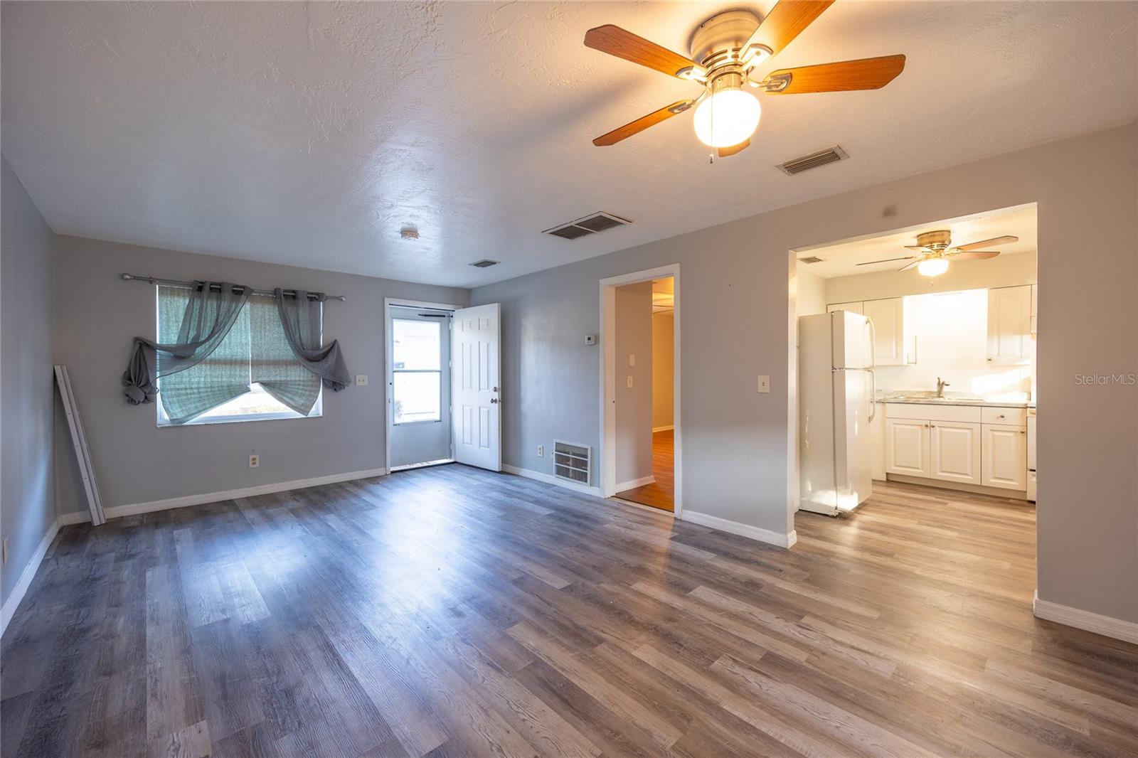 400 S METEOR AVE, CLEARWATER, FL — photo 3