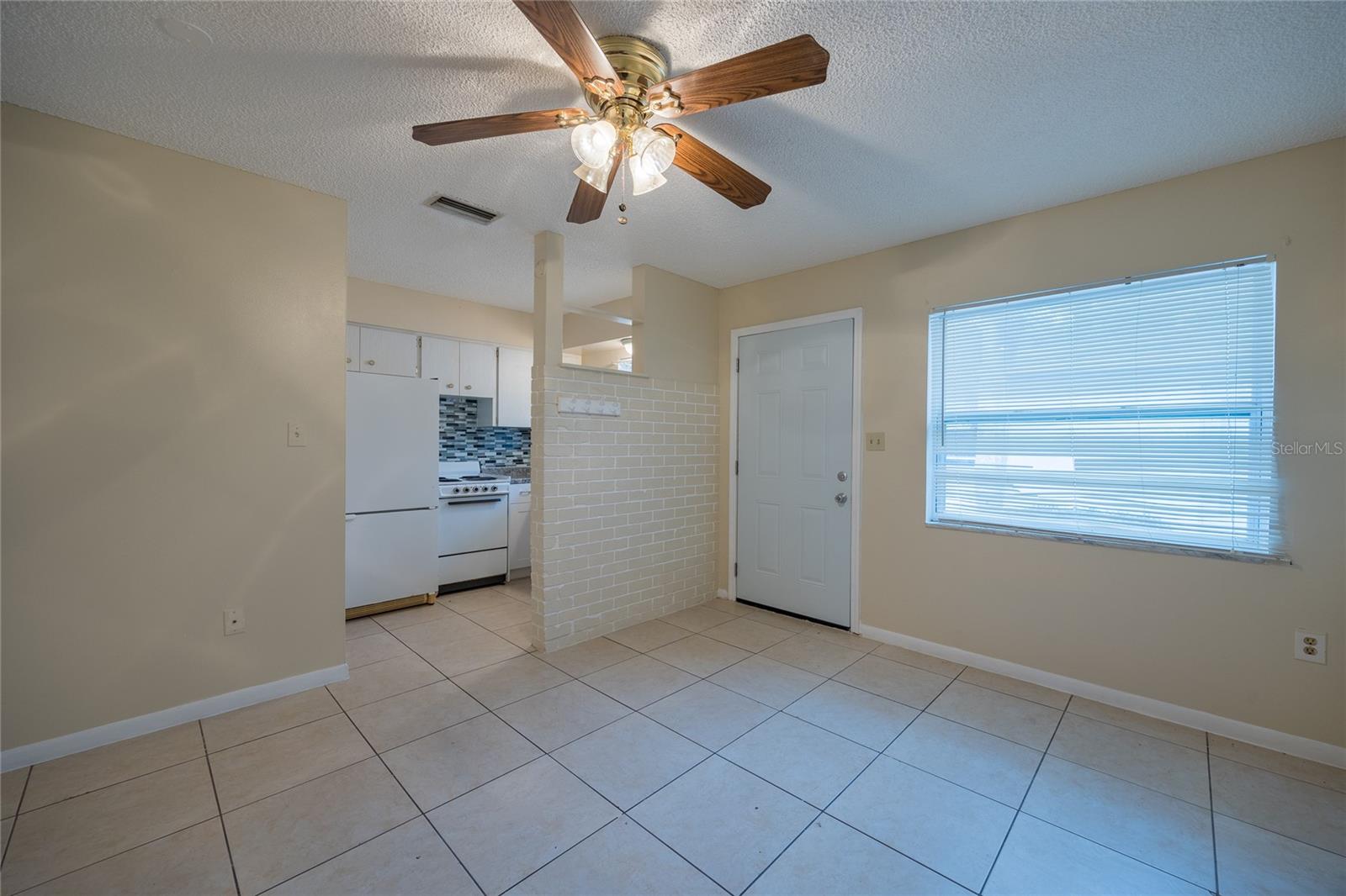 400 S METEOR AVE, CLEARWATER, FL — photo 27