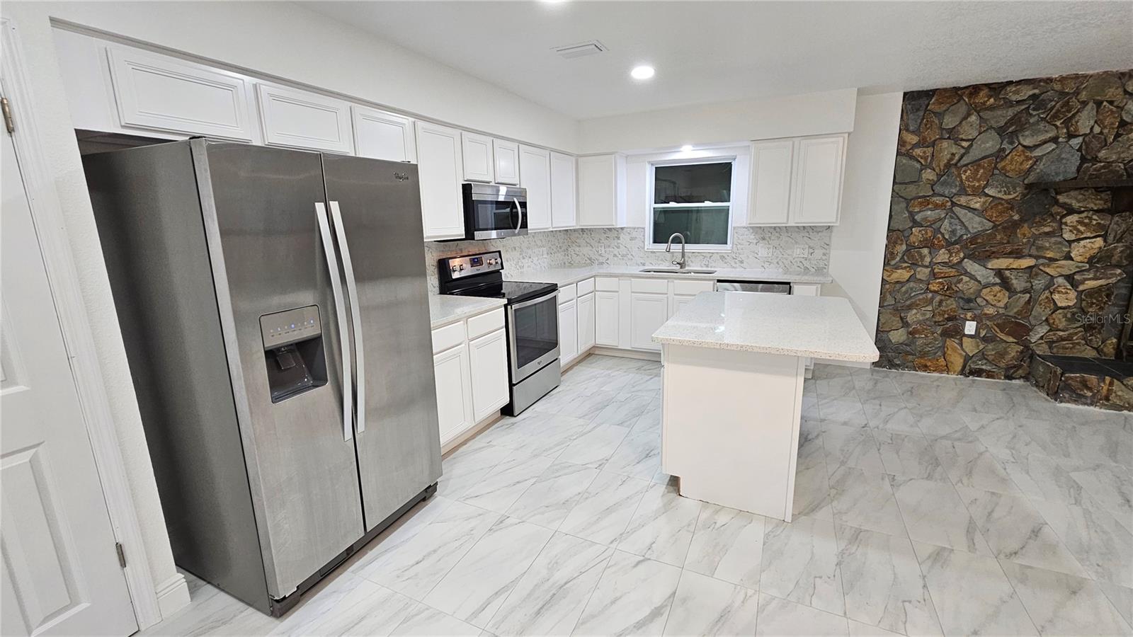 8533 VIVA VIA DR, HUDSON, FL — photo 16