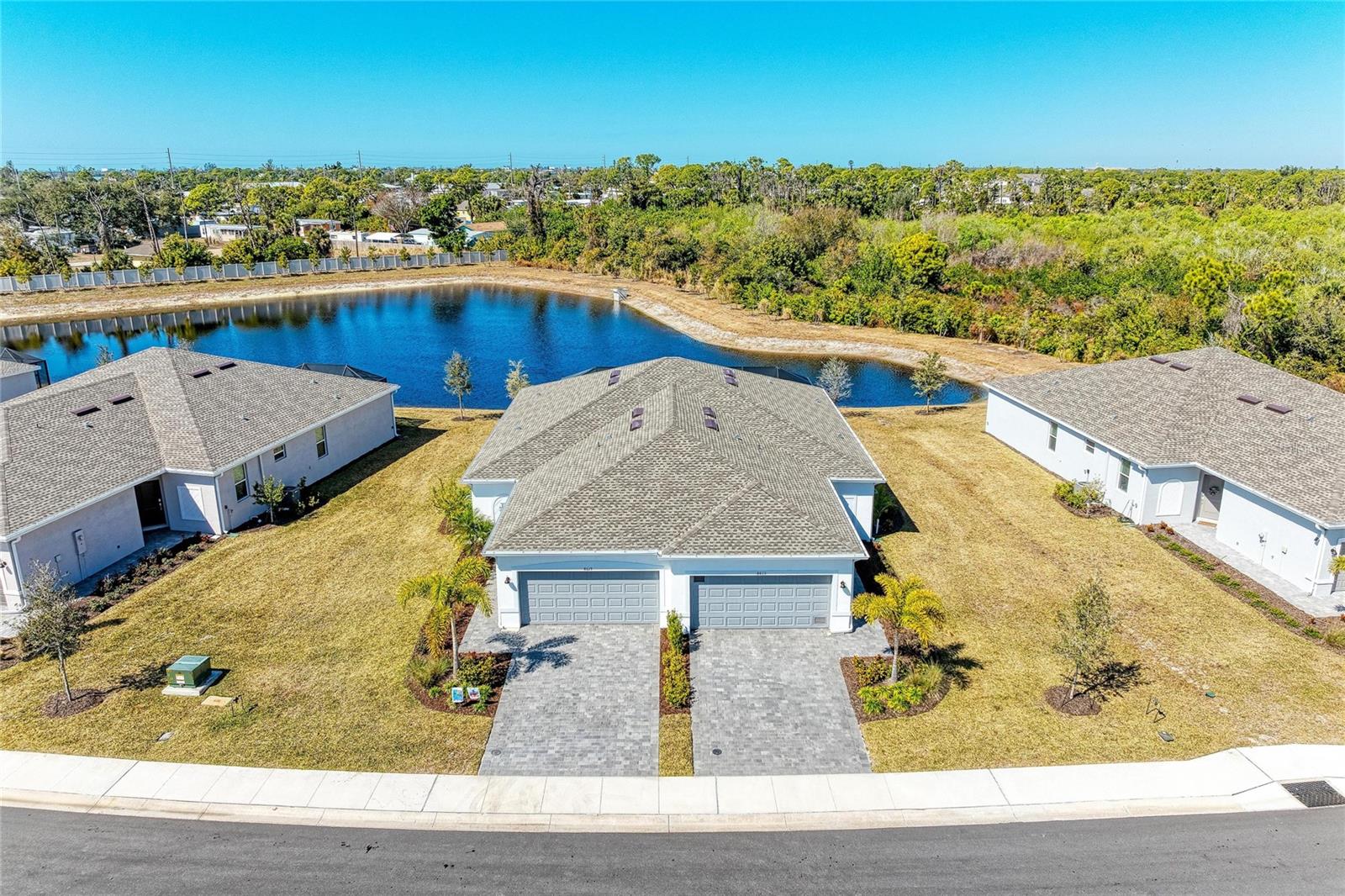 8613 SEASALT LOOP, ENGLEWOOD, FL — photo 2