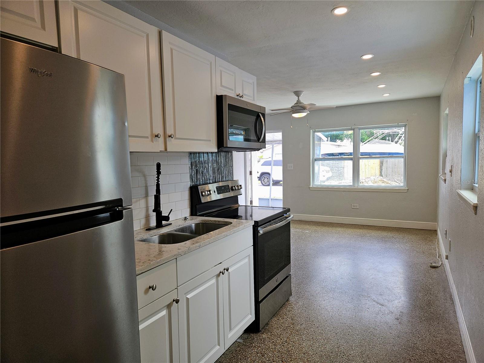 6801 48TH AVE N #B, ST PETERSBURG, FL — photo 11