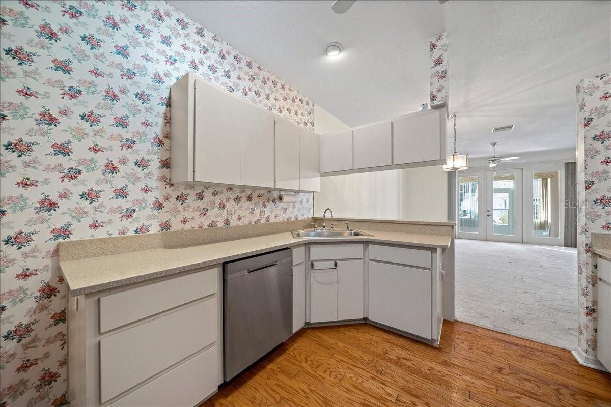 6818 E QUEENSBURY LN, INVERNESS, FL — photo 7