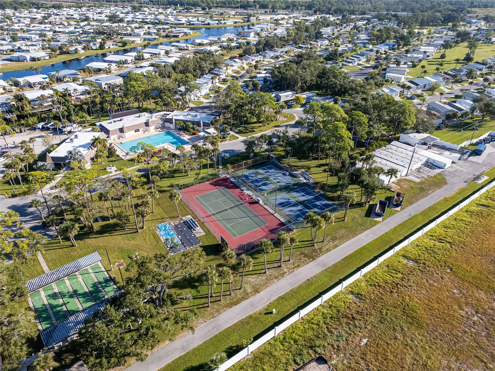 204 CROWN POINT DR, NOKOMIS, FL — photo 57