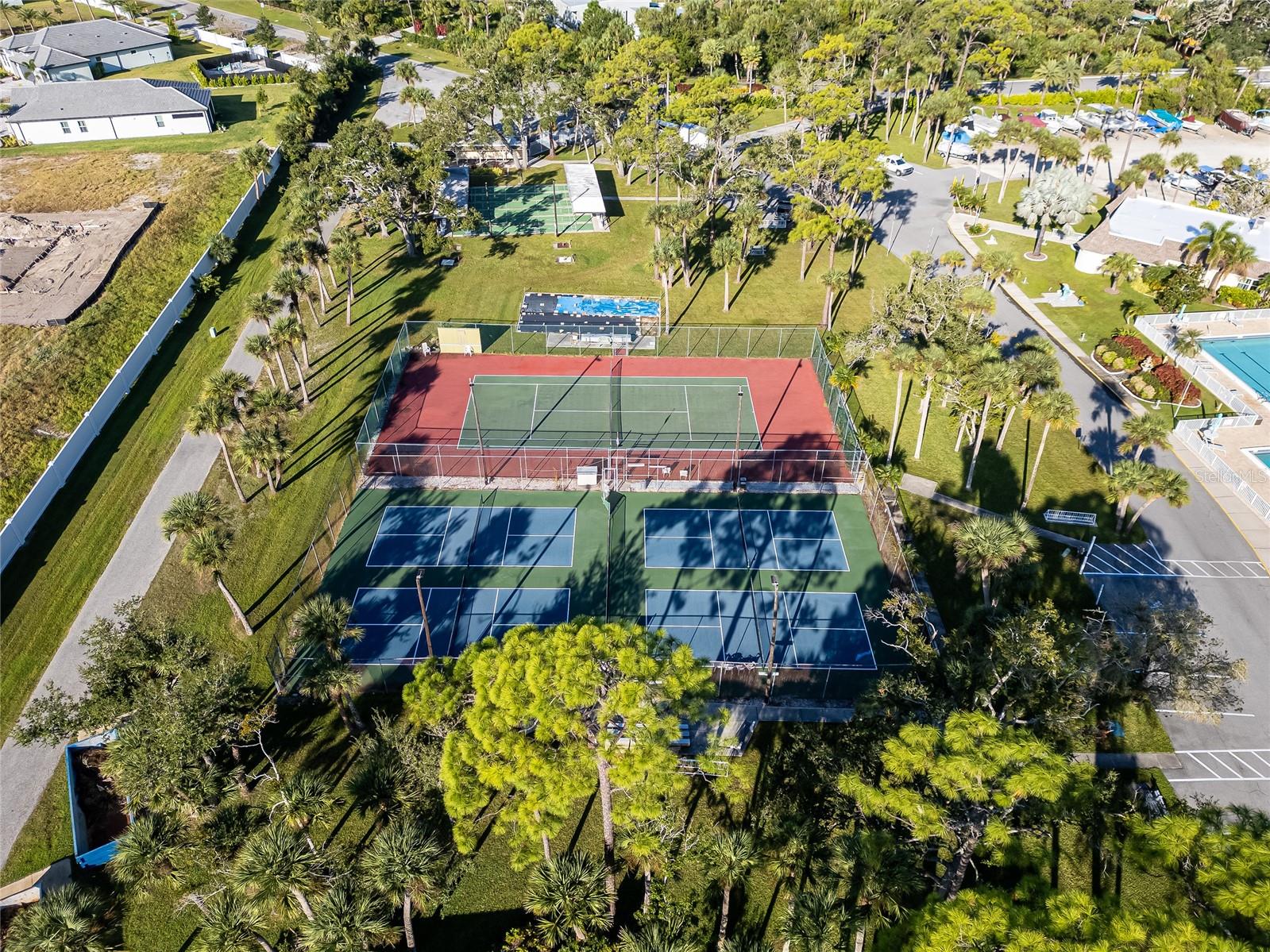 204 CROWN POINT DR, NOKOMIS, FL — photo 58